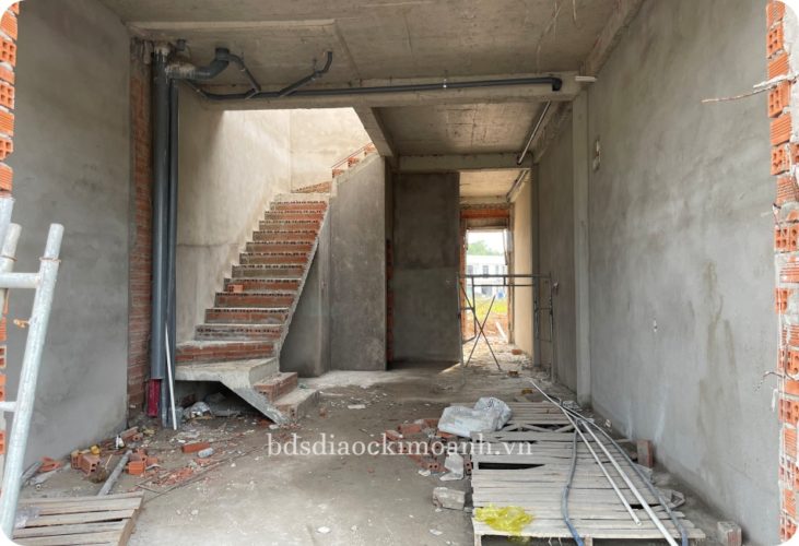 dat nen binh duong giao dich soi dong voi mega city 2