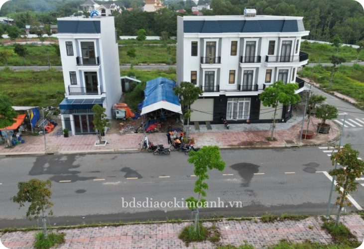 dat nen binh duong giao dich soi dong voi mega city