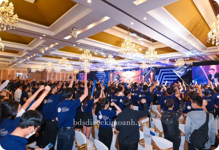 hon 1000 chien binh bung no tai le ra quan legacy prime 1