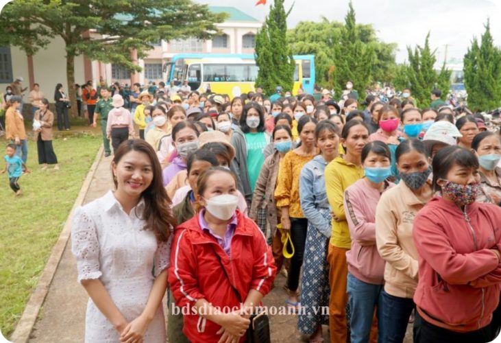 QUỸ TỪ THIỆN KIM OANH TẶNG QUÀ PHỤ NỮ KHÓ KHĂN VÙNG TÂY NGUYÊN 1 quy tu thien kim oanh tang qua phu nu kho khan vung tay nguyen 1