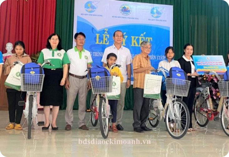 QUỸ TỪ THIỆN KIM OANH TẶNG QUÀ PHỤ NỮ KHÓ KHĂN VÙNG TÂY NGUYÊN 5 quy tu thien kim oanh tang qua phu nu kho khan vung tay nguyen 3