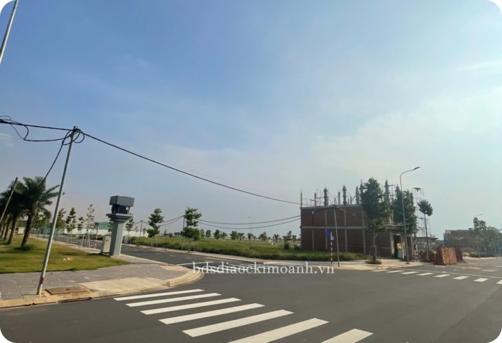 century city huong loi nho san bay quoc te long thanh 5