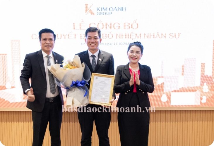 KIM OANH GROUP TRAO CHỨNG CHỈ HÀNH NGHỀ MÔI GIỚI BĐS CHO CẤP QUẢN LÍ 2 kim oanh group trao chung chi hanh nghe moi gioi bds cho cap quan li 2